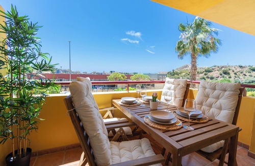 La Cala del Moral Apartment | Apartment 'Tu Oasis En Malaga' with Shared Pool and Wi-Fi