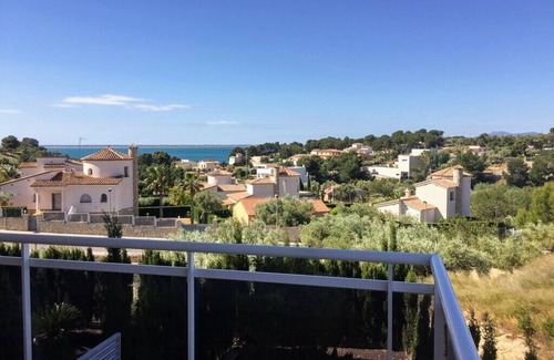 El Perello Apartment | Apartment 'Turó De Tjelle' with Sea View, Wi-Fi and Air Conditioning