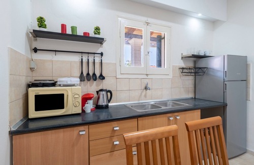 Kavos Apartment | Apartment 'Two Bedroom 3' with Wi-Fi and Air Conditioning