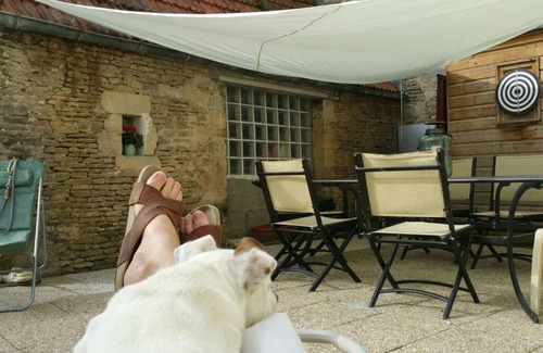 Grandcamp-Maisy Apartment | Apartment type F2 with 1 bedroom and a living room, adjoining courtyard.