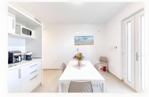 Torre San Giovanni Apartment | Apartment 'Unit 1' with Air Conditioning
