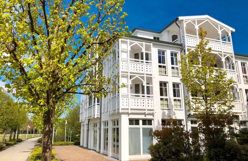Sellin Apartment | Apartment 'Unser Kleines Juwel' with Balcony and Wi-Fi