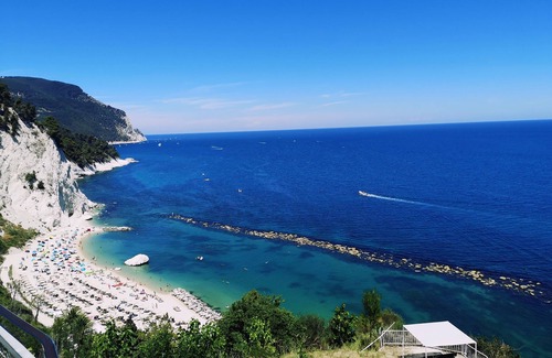 Montelupone House | Apartment vacation home suggestive panorama Monte Conero sea and internet Wifi
