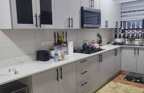 Amrahia Apartment | Apartment Vacation Rental Accra Adenta