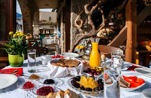 Marmaketon Apartment | Apartment 'Vilaeti Stone House - Cretan Cozy' with Mountain View, Private Terrace and Wi-Fi