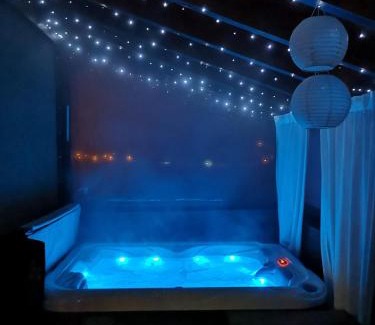 Kraljevec Sesvetski Apartment | Apartment Viksa with Jacuzzi