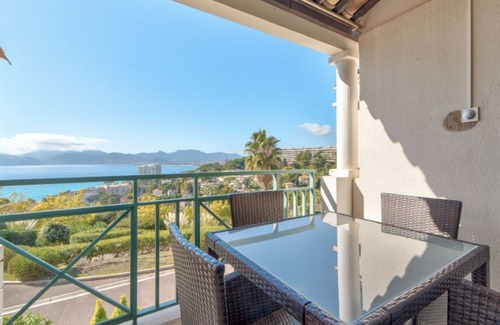 La Croix des Gardes Apartment | Apartment Villa Francia Exceptional sea view over the bay of CANNES