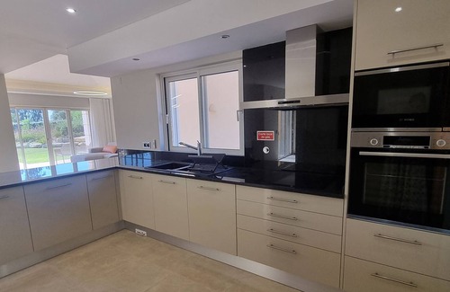 Estombar Apartment | Apartment 'Villa Premium' with Mountain View, Wi-Fi and Air Conditioning