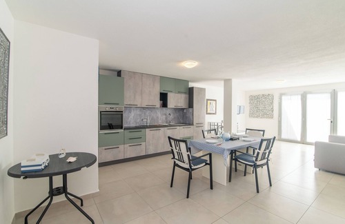 Budoni Apartment | Apartment 'Virginia' with Mountain View and Air Conditioning