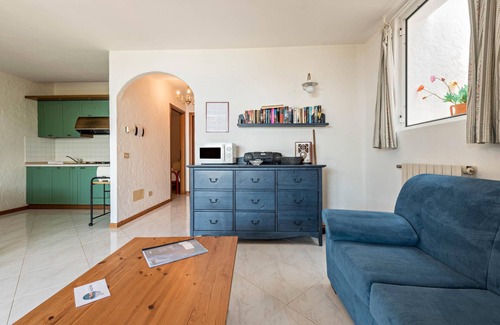 Aer Apartment | Apartment "Vista Lago" with Lake Views, Private Terrace & Garden