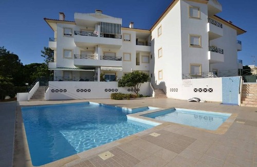 Vale de Carro Apartment | Apartment w/air conditioning, pool, BBQ, 800m from beach, Albufeira