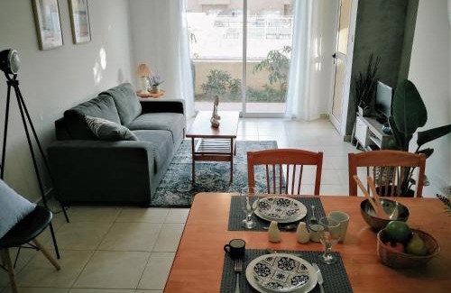 Universal Apartment | Apartment Walnut103 with pool