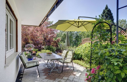 Gemarkung Tieringen Apartment | Apartment 'Waltraud' with Shared Terrace, Shared Garden and Wi-Fi