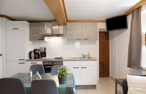 Stall Apartment | Apartment "Wasserfall" in Molltaler Appartements with Mountain View, Private Terrace & Wi-Fi