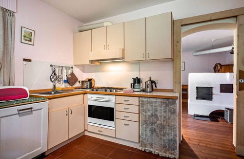 Lagundo Apartment | Apartment 'Weinberg 1' with Mountain View, Shared Pool and Wi-Fi
