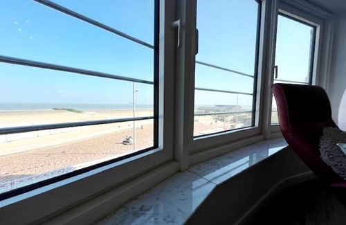 Wenduine Apartment | Apartment Wenduine with Stunning Sea View