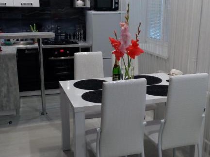 Zalesye Apartment | Apartment White Lux