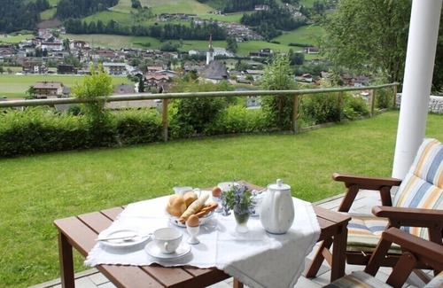 Ramsau im Zillertal Apartment | Apartment with garden in sunny and central dream location and own heat cabin
