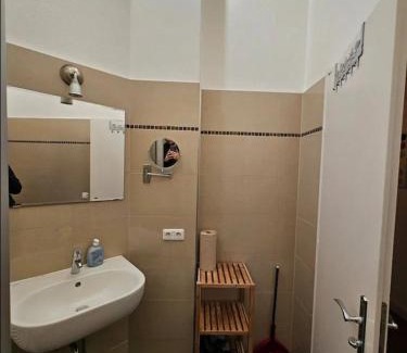Wiesbaden Apartment | Apartment Wiesbaden Mitte, Zentral am Park, Congresscenter 5 min, Bahnhof 10min