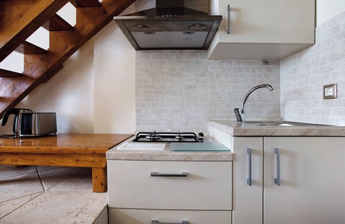 Maries Apartment | Apartment 'Wild Fig Retreat Irene' with Shared Pool, Wi-Fi and Air Conditioning