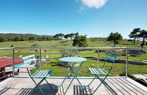 Maries Apartment | Apartment 'Wild Fig Retreat Sirocco' with Shared Pool, Wi-Fi and Air Conditioning