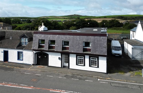 Stranraer Apartment | Apartment with 4 en -suite bedrooms, kitchen/dining room & living room