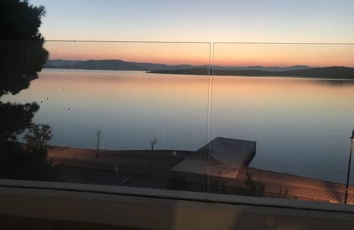 Susica Apartment | Apartment with a beautiful lake view - right on the sea -