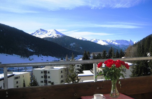 Davos Apartment | Apartment with a fantastic mountain view, qiet, sunny, central