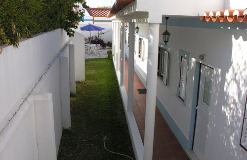Vila Nova de Milfontes House | Apartment with backyard, in the old part of the village 5 minutes walk from the beach