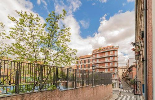 Barrio de La Latina Apartment | Apartment with Balconies in La Latina by Batuecas