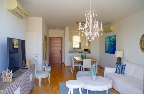 Mazotos Apartment | Apartment with Balcony