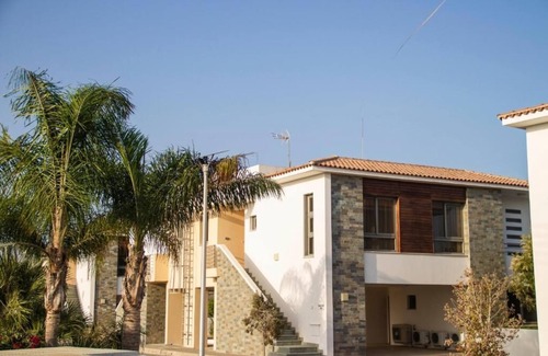 Mazotos Apartment | Apartment with Balcony