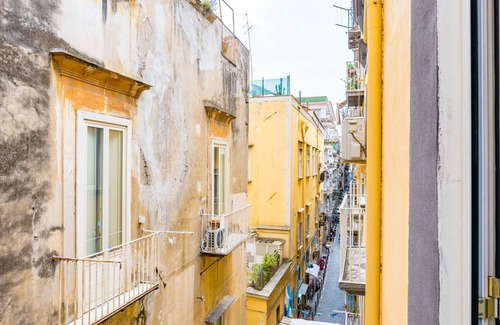 Montecalvario Apartment | Apartment with balcony in Palazzo Diaz by Wonderful Italy