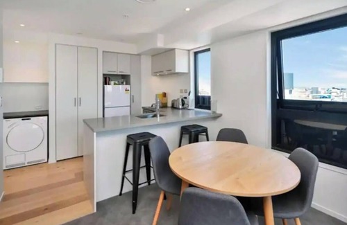 Grafton Apartment | Apartment with Brilliant views in Auckland CBD