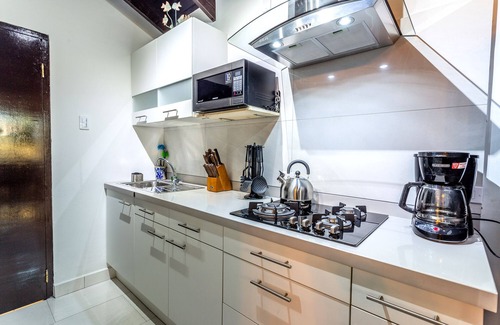 Boroncana Apartment | Apartment with Charming Patio+ BBQ Near Beach! FREE Util's