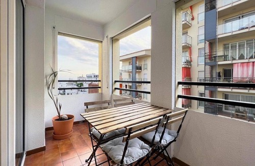 Sant Pol De Mar Apartment | Apartment with pool 300m beach and train