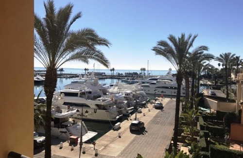 Sotogrande Apartment | APARTMENT WITH FIRST LINE TERRACE OF PUERTO SOTOGRANDE.