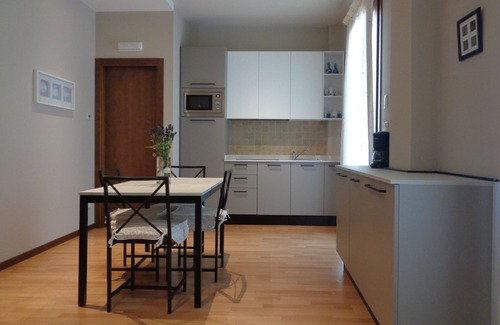 Salo Apartment | Apartment with garden and pool, near Salò