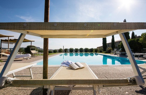 Chianni Other | Apartment with garden, beautiful view, in the heart of Tuscany