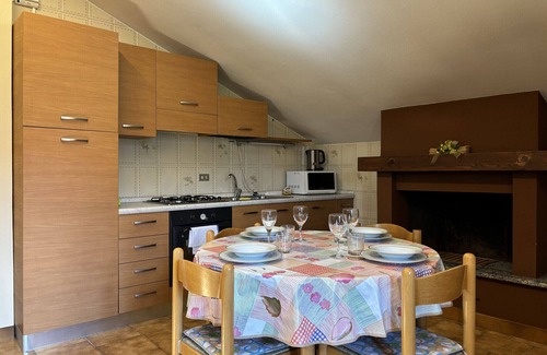 Dongo Apartment | Apartment with garden Dongo - Larihome A52