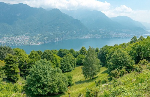 Lanzo d'Intelvi Apartment | Apartment with garden overlooking the lake and mountains just 10 minutes from Bellagio