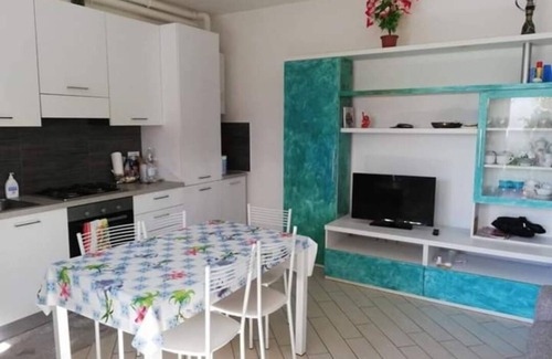 Marina di Massa Apartment | Apartment With Garden
