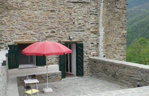 Rezzo Apartment | Apartment with large terrace