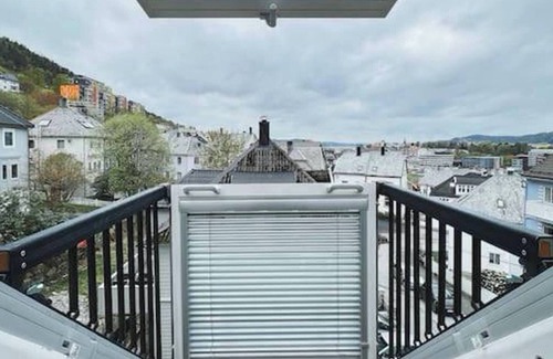 Arstad Apartment | Apartment With Loft and Window Balcony