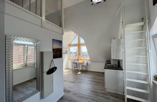 Cuxhaven Apartment | Apartment with loft character directly in the City Marina/harbor with a fantastic view