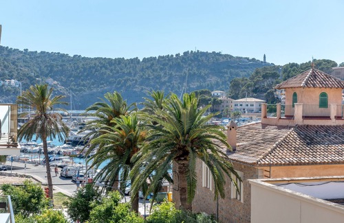 Puerto de Soller Apartment | Apartment with mountain views, Wi-Fi and air conditioning.