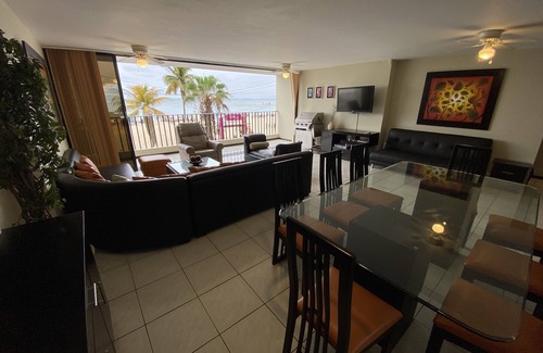 Salinas Apartment | Apartment with ocean view and direct access to the beach