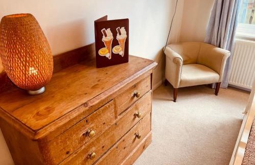 Hastings Apartment | Apartment with own entrance & terrace on West Hill