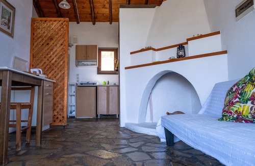Koumeika House | Apartment with Pool and Panorama View