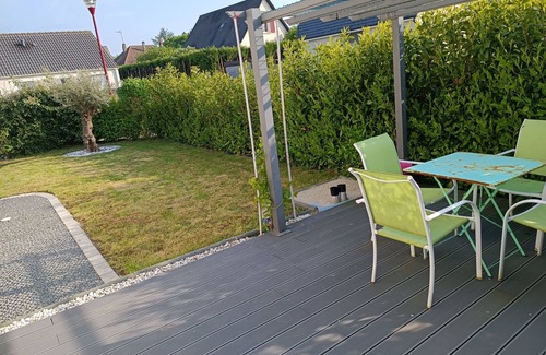 Bosc-le-Hard Apartment | Apartment with terrace and garden